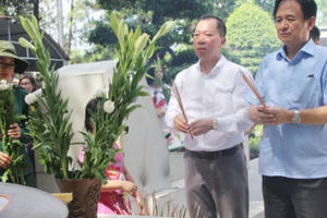 Vẹn nguyên cảm xúc lần đầu trong chuyến đi “Bồi đắp tâm hồn” lần thứ 13 của Báo PLVN Vẹn nguyên cảm xúc lần đầu trong chuyến đi “Bồi đắp tâm hồn” lần thứ 13 của Báo PLVN