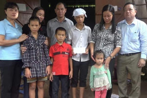 Quảng Ninh: Hỗ trợ gia đình các cháu mất cả bố lẫn mẹ khi đi đánh bắt cá