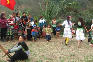 Những trò chơi dân gian của người Mông ở Yên Bái trong ngày Tết