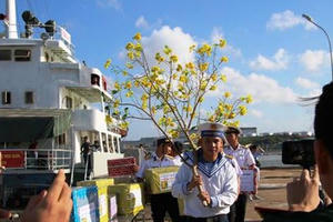 Xuân sớm phía đường biên trên biển Tổ quốc