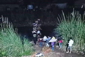 Hàng lậu tự do qua biên giới Quảng Ninh Hàng lậu tự do qua biên giới Quảng Ninh