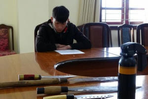 Lâm Đồng: Bắt nhóm đối tượng dùng súng giả uy hiếp, cướp tiền mua ma túy