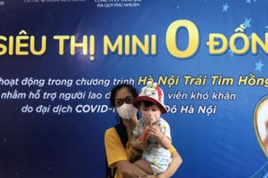 “Giữa mùa Covid-19, với bà cháu tôi vài hộp sữa cũng đáng giá cả gia tài’’