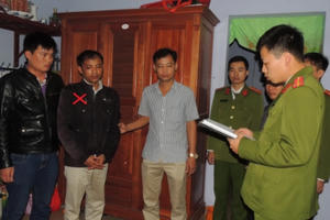 Hà Nam: Bắt đối tượng giả mạo giấy tờ mua hàng trả góp