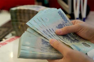 Bộ Nội vụ yêu cầu báo cáo tiền lương, thưởng Tết