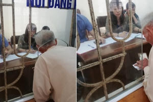 Phải chui qua lỗ làm việc với cán bộ: Phản cảm và bất lợi cho dân Phải chui qua lỗ làm việc với cán bộ: Phản cảm và bất lợi cho dân