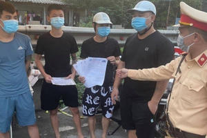 Phát hiện 10 giấy xét nghiệm Covid-19 trống họ tên, có sẵn dấu đỏ Bệnh viện NN&PTNT