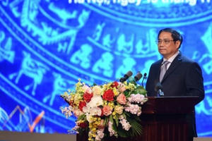 "Có những thầy cô đã hiến dâng cả tuổi xuân, trở thành người cha, người mẹ thứ hai"