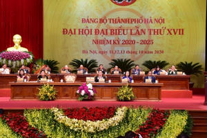 Với số phiếu 100%, đồng chí Vương Đình Huệ tái đắc cử Bí thư Thành ủy Hà Nội