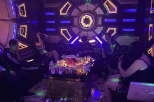 Hải Phòng: Phát hiện quán karaoke vi phạm quy định phòng, chống dịch Hải Phòng: Phát hiện quán karaoke vi phạm quy định phòng, chống dịch
