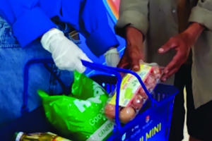 Hỗ trợ giao thực phẩm giúp người dân TP Biên Hoà trong mùa dịch