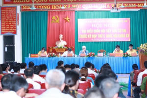 Bí thư Trung ương Đảng Đỗ Văn Chiến tiếp xúc cử tri tại huyện Thanh Chương