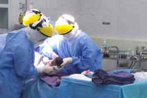 Quảng Ninh: Phẫu thuật mổ lấy thai nhi thành công cho sản phụ dương tính với virus SARS-CoV-2