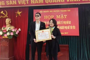 Hà Nội: Ngày 8/3 của người mù huyện Thanh Trì