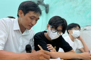 Thầy giáo trẻ ở nhà thuê để dành đất xây lớp, dạy miễn phí trọn đời