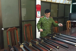 Lạng Sơn: Thu giữ hàng trăm thanh kiếm và công cụ hỗ trợ