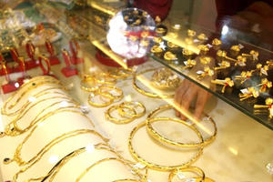 Giá vàng cuối ngày 23/8: Đừng đùa với vàng