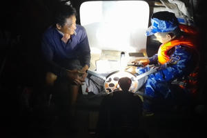 Cảnh sát biển bắt giữ tàu vận chuyển phế liệu trái phép