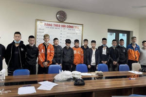 Tạm giữ 18 thanh, thiếu niên trong vụ hỗn chiến "kinh hoàng" tại quận Hà Đông