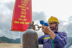 Cầu gần 600 tỷ đồng bắc qua sông Đà