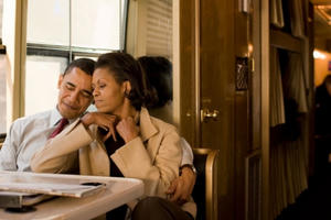 Chùm ảnh tình yêu đẹp như mơ của vợ chồng Obama