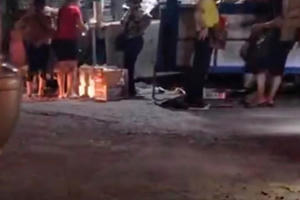 Nguy cơ lây lan dịch bệnh từ “chợ cóc" quanh Cảng vụ Hà Nội