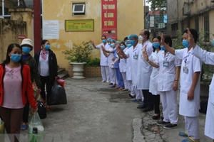 Tin vui: Thêm 5 ca nhiễm Covid-19 được chữa khỏi/xuất viện Tin vui: Thêm 5 ca nhiễm Covid-19 được chữa khỏi/xuất viện