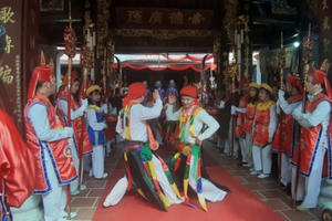 Lễ hội nổi tiếng với điệu múa "Con đĩ đánh bồng" được công nhận là Di sản văn hóa phi vật thể cấp quốc gia