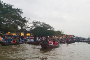 Hôm nay, Lễ hội chùa Hương chính thức khai hội