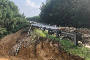 Đường mòn Hồ Chí Minh đoạn qua tỉnh Nghệ An bị sạt lở nghiêm trọng