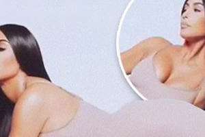 Mặc nội y màu nude bó sát, Kim Kardashian khoe đường cong 'thiêu đốt'