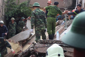 Vụ sập nhà 43 Cửa Bắc: Trách nhiệm thuộc về ai?