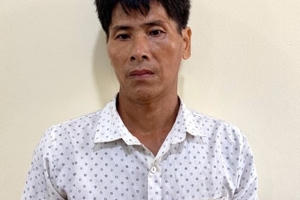 Bắt giữ "con nghiện" cất ma tuý trong can nhựa rồi treo trên xe máy