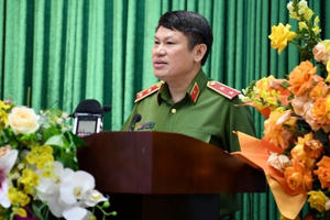 Cụ bà 81 tuổi viết bài tham gia cuộc thi về ma túy Cụ bà 81 tuổi viết bài tham gia cuộc thi về ma túy