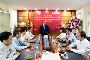 Phó Trưởng ban Thường trực Ban Tuyên giáo và Dân vận Trung ương Lại Xuân Môn chúc mừng Báo Pháp luật Việt Nam