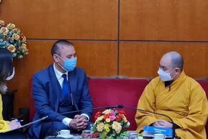 Phó Đại sứ Cộng hoà Kazakhstan thăm Giáo hội Phật giáo Việt Nam
