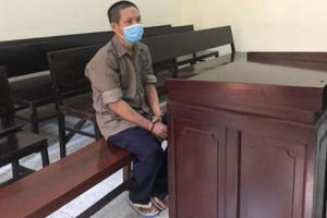 Mâu thuẫn sau ly hôn, chồng dùng xăng thiêu sống vợ