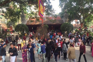 Hà Nội: Người dân nô nức đi lễ Tứ trấn đầu năm