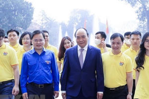 Chủ tịch nước gặp các gương mặt trẻ tiêu biểu, gương mặt trẻ triển vọng năm 2021 Chủ tịch nước gặp các gương mặt trẻ tiêu biểu, gương mặt trẻ triển vọng năm 2021