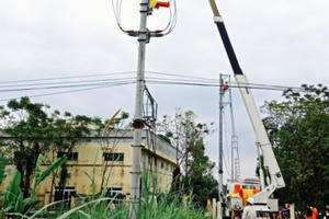 EVN HANOI ứng dụng công nghệ sửa chữa điện "sống"