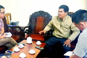 Nhận hàng trăm triệu đồng để lâm tặc vào phá rừng, một Chủ tịch xã bị truy tố