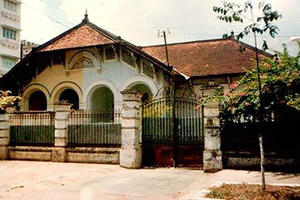 Địa ốc 7AM: Biệt thự cổ ở trung tâm TP HCM biến mất, khó xử lý xây biệt thự ở Quảng Nam Địa ốc 7AM: Biệt thự cổ ở trung tâm TP HCM biến mất, khó xử lý xây biệt thự ở Quảng Nam