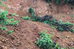 Nhiều nơi bị cô lập sau bão, di dân khẩn cấp khỏi vùng nguy hiểm