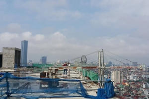 Chủ đầu tư tòa nhà 8B Lê Trực muốn được hiến tặng phần vi phạm