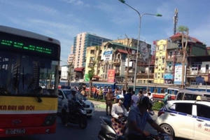 Hà Nội: Nữ sinh 15 tuổi chết thảm vì chưa quen xe máy điện