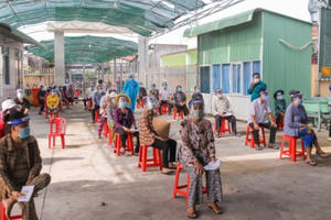 Bình Dương: Áp dụng giải pháp mạnh “đông cứng, khóa chặt”, thêm một khu điều trị Covid-19 đi vào hoạt động