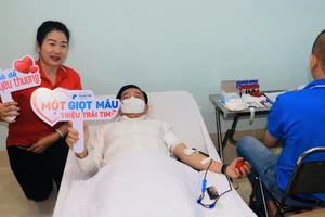 Bí thư Tỉnh ủy Đồng Nai Nguyễn Hồng Lĩnh tham gia hiến máu tình nguyện