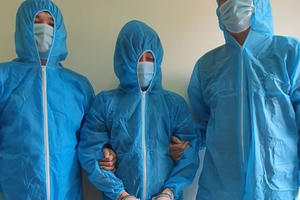 Hải Phòng: 2 bị can vận chuyển hàng chục nghìn tỉ đồng qua biên giới ra đầu thú