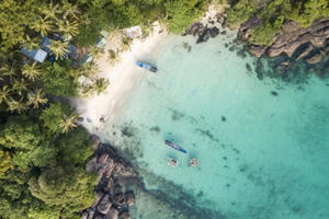 Những góc đẹp lạ của Nam Phú Quốc nhìn từ cáp treo Hòn Thơm