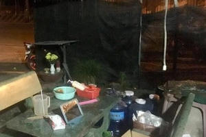 Bình Dương: Quán Cà phê chòi bị tấn công bằng “bom xăng”